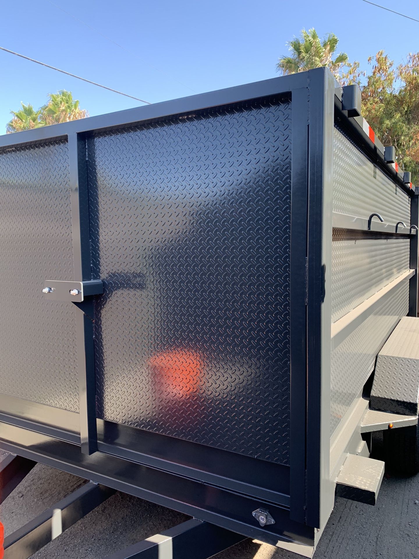 Scissor Lift Dump Trailer 