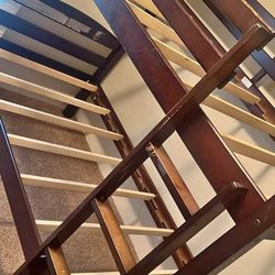 Bunk Bed /2 Twin Mattress 