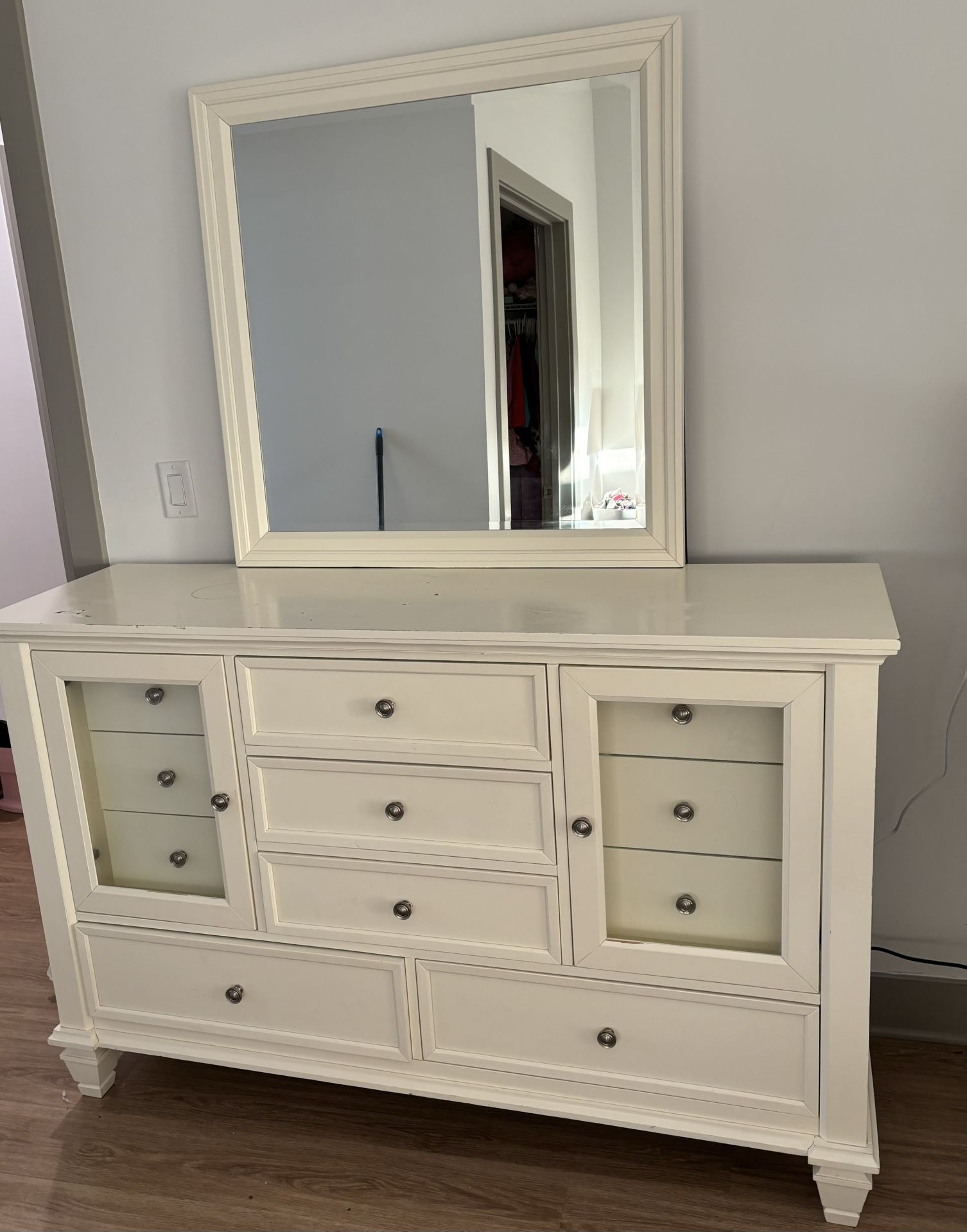 Dresser & Mirror