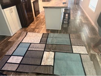 Rug 5x7 or 7x9