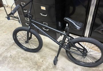 21" WE THE PEOPLE CRYSIS BMX BIKE