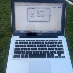2015 MACBOOK LAPTOP 13In 8Gb Ram