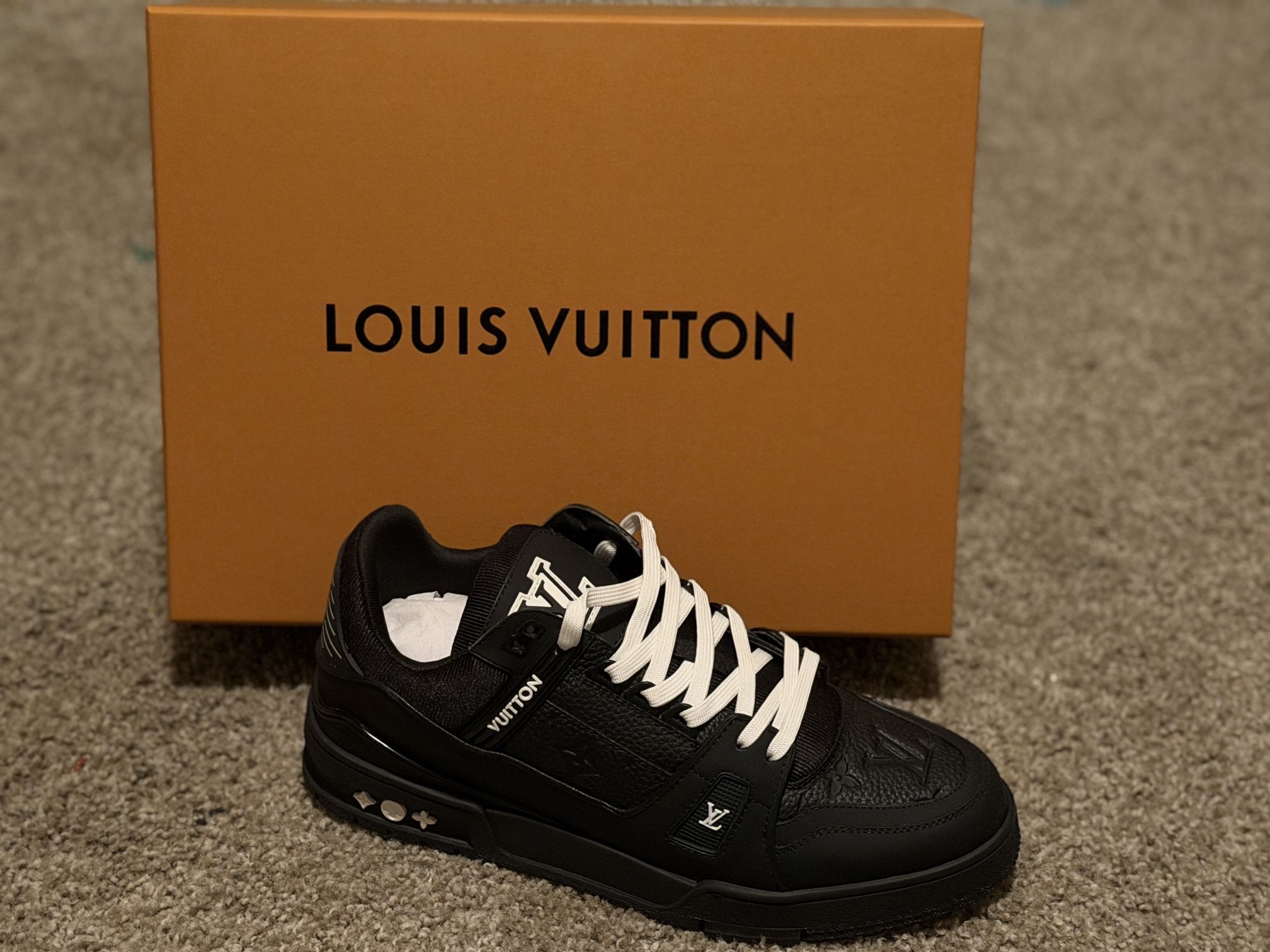 Louis Vuitton Trainer 'Embossed Monogram - Black'