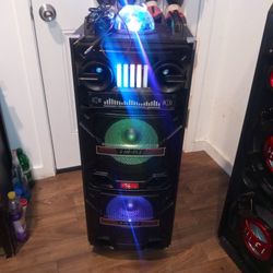 Bocina Con Luz Recargable Bluton Usv Microfono