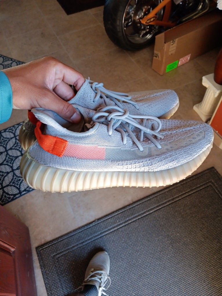 Adidas Yeezy 350 V2 Tail Lights (Exclusive Europe Release)
