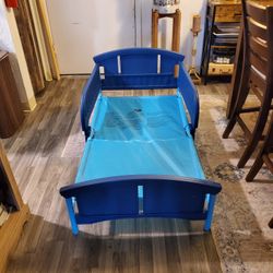 Toddler bed