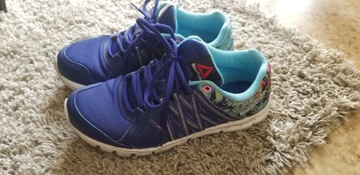 Women Reebok Shoes size 7