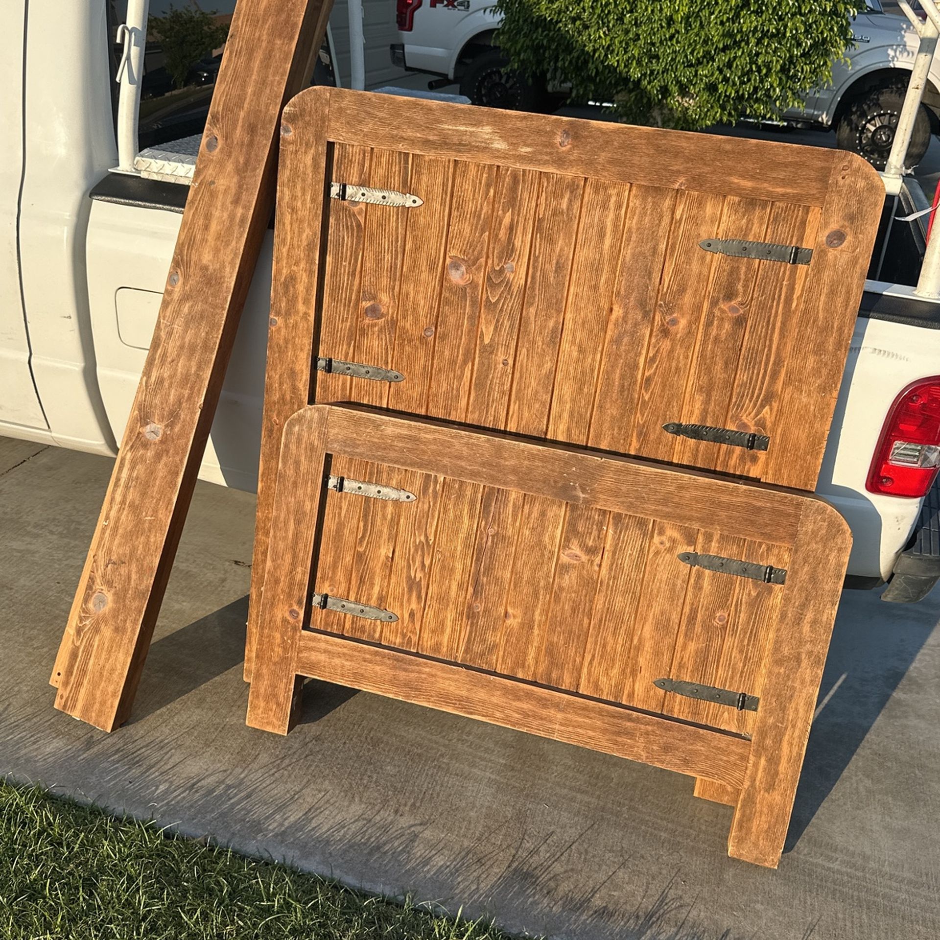 Su Casa Twin Bed Frame