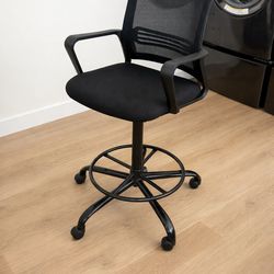 Swivel office chair