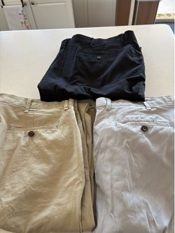 Men’s Amazon Essentials Athletic Fit Khaki Slacks
