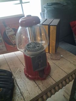 Candy dispensor