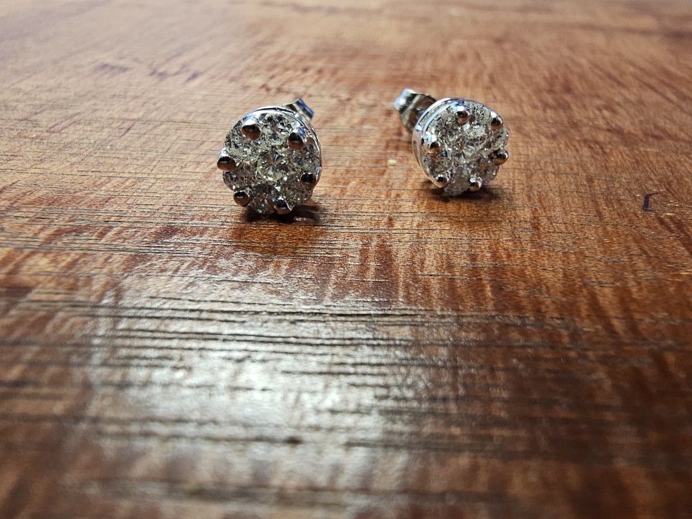 14k White Gold Earrings With 1k Diamonds 