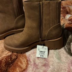 8.5 Anna Boots New 