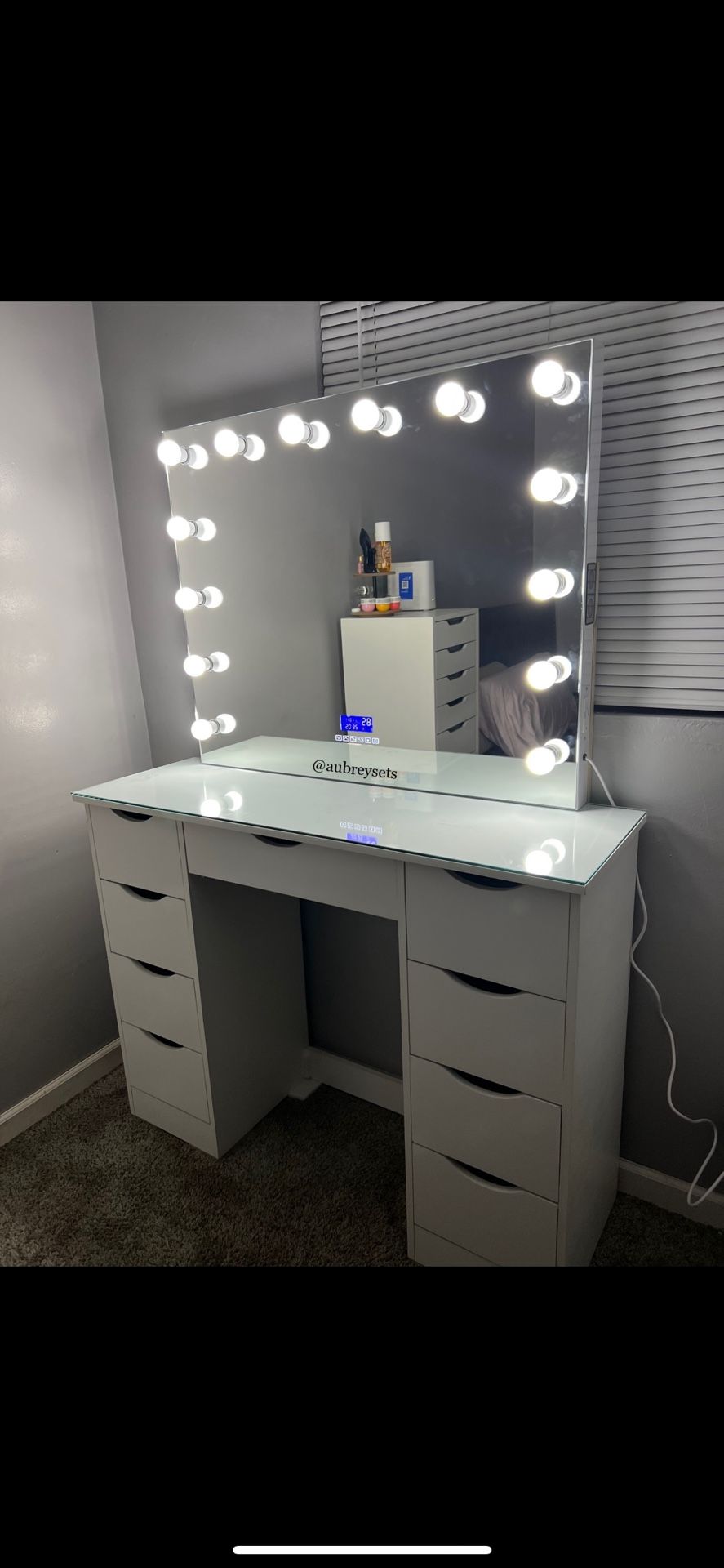 White Vanity Desk With Bluetooth Mirror