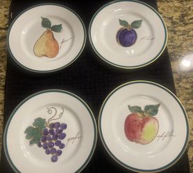 CRATE AND BARREL DISHES (4) Serve Or Decor