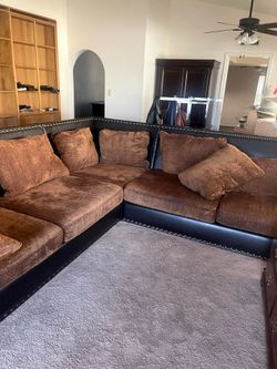 Beautiful leather L couch