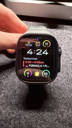 Apple Watch Ultra 2 49mm Titanium + 3 Bands