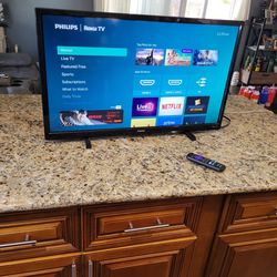 Roku smart tv 32”