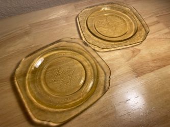2 Vintage Federal Glass Madrid Amber Depression Glass Plates