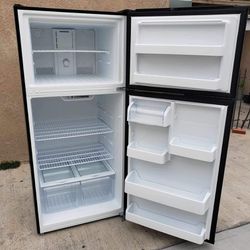 Insignia Refrigerator 18cu Ft 30x30x66👍👌4 MONTHS WARRANTY 