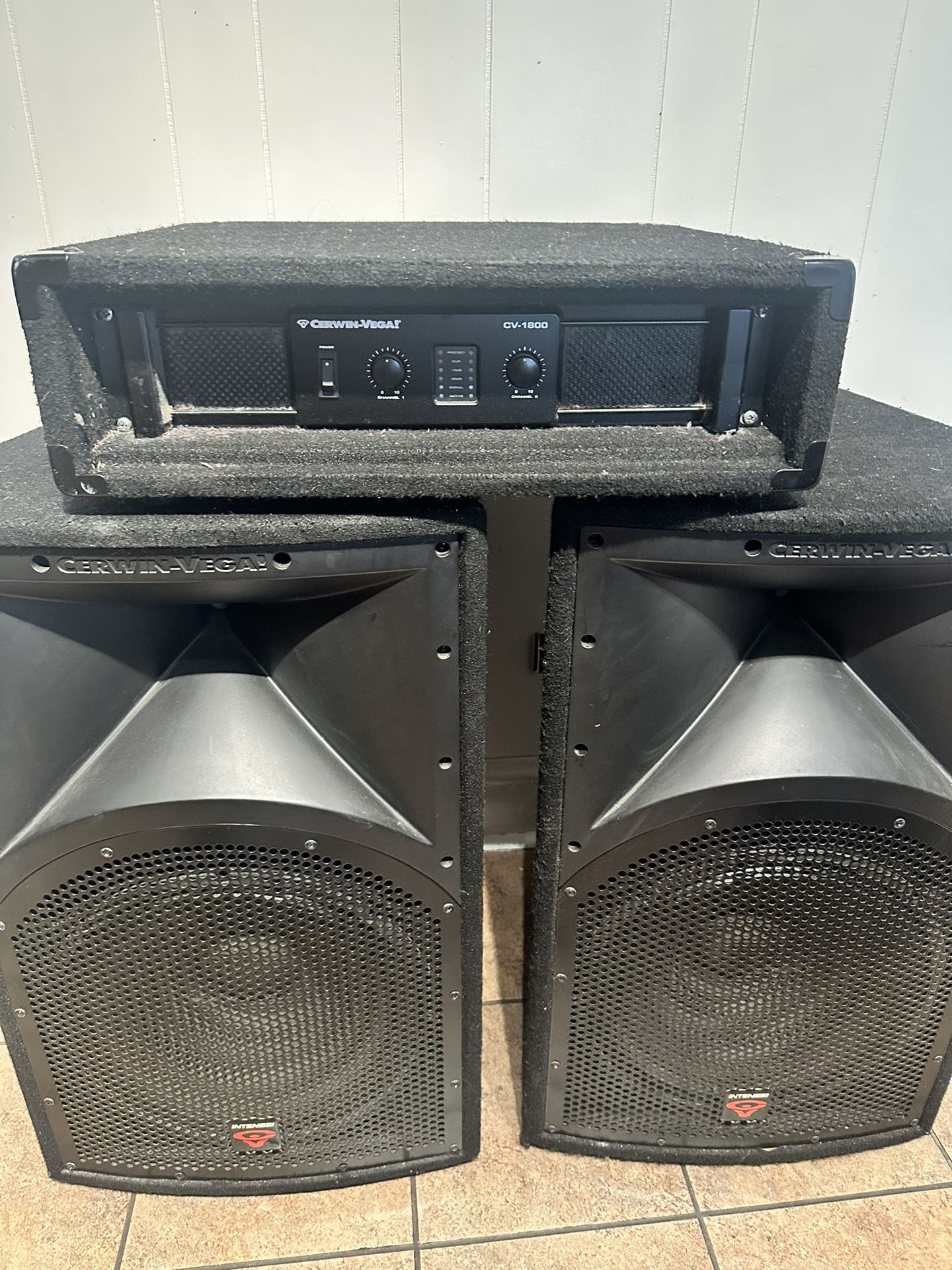 Cerwin-Vega Speakers & Amplifier …