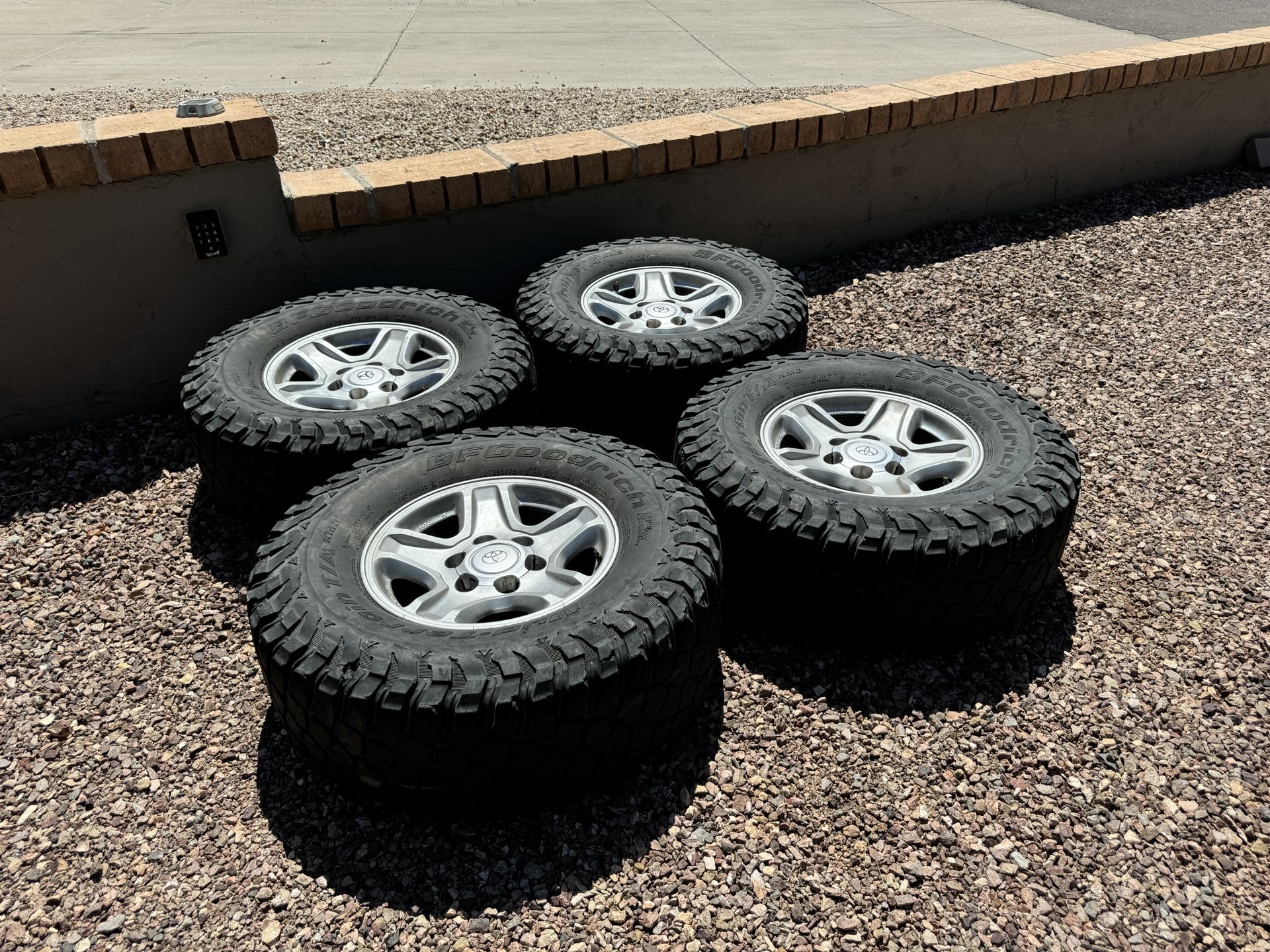 Toyota Tacoma 4Runner 16” Wheels - 285-75-R16 KM3
