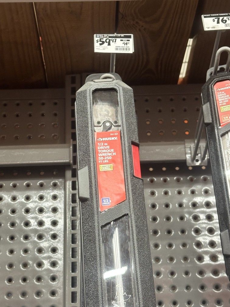 1/2 Drive Torque Wrench 50-250 Lbs Price $50 Firme