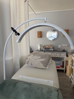 Half moon lamp