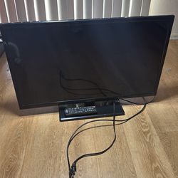 Small TV 32 inches screen with remote