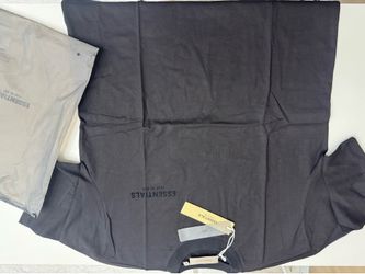 Essentials tshirt all black