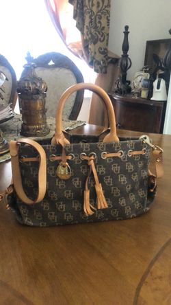 Dooney &bourke purse