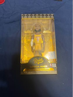 Gold Lebron James Premium Vinyl Figure Lakers