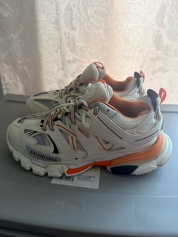 BALENCIAGA