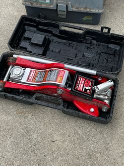Floor jack with case