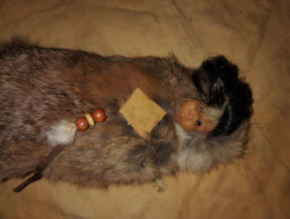 Vintage Eskimo Indian Doll With Blinky Eyes