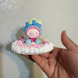 Emma Phone Stand