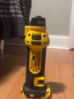 DEWALT DCS551 Cordless Drywall Cut-Out Tool