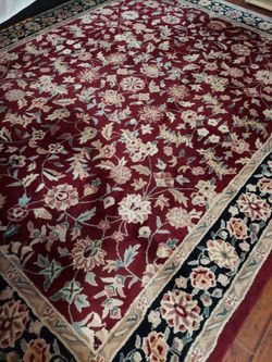 Rug 8×10 red tones clean, no pets no smoking