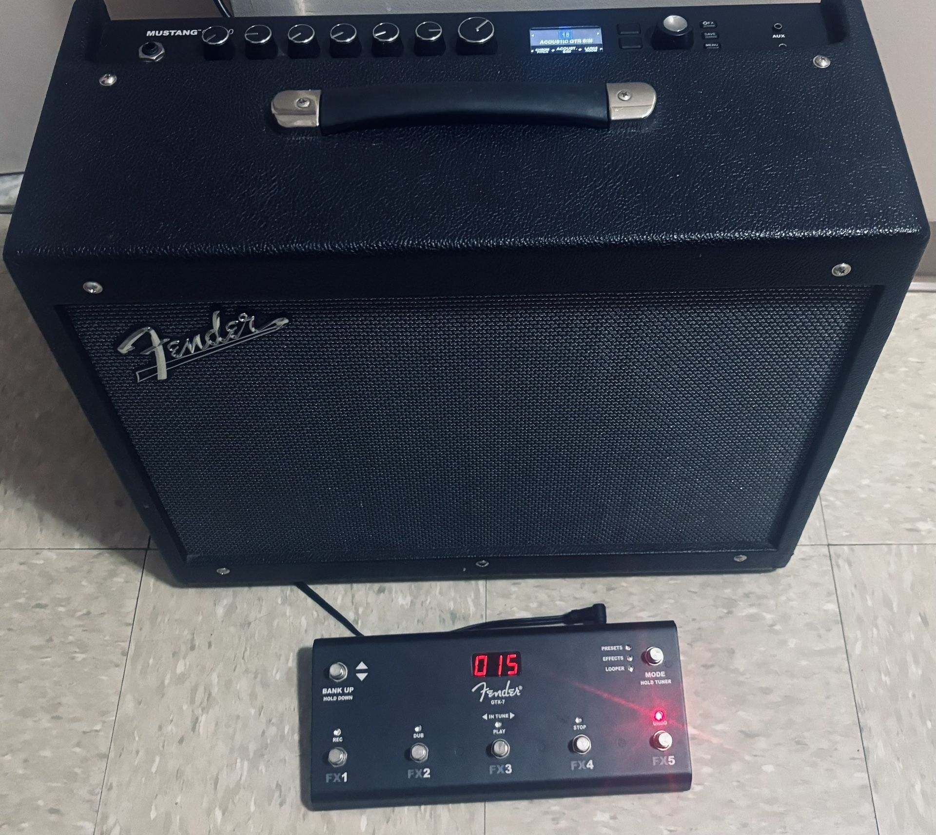 Fender Mustang GTX 100 (Comes With Footswitch Pedal)