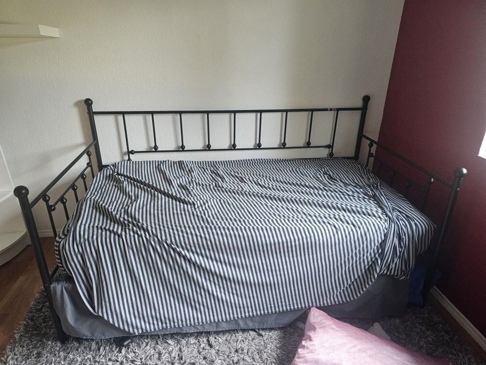 Twin bed