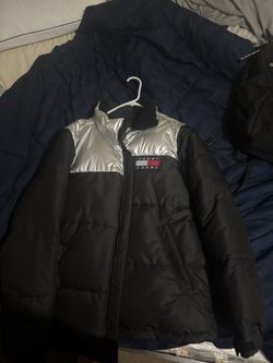 Tommy Hilfiger Puffer Jacket (Large)