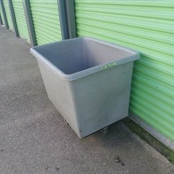 Rubber Maid Rolling Cart 15 Cu Ft Max 500 Lbs