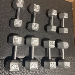 Set of Hex Cast Iron Dumbbells ( heavy) 40#, 35#, 30# and 25 #   In total: 260 pounds.