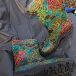Light New Rain Boots Size 8 1/2 Only $10 Firm