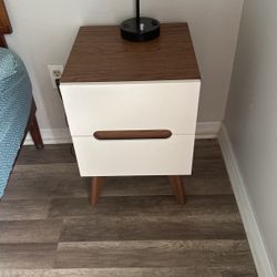 Set Of 2 Nightstands FREE 