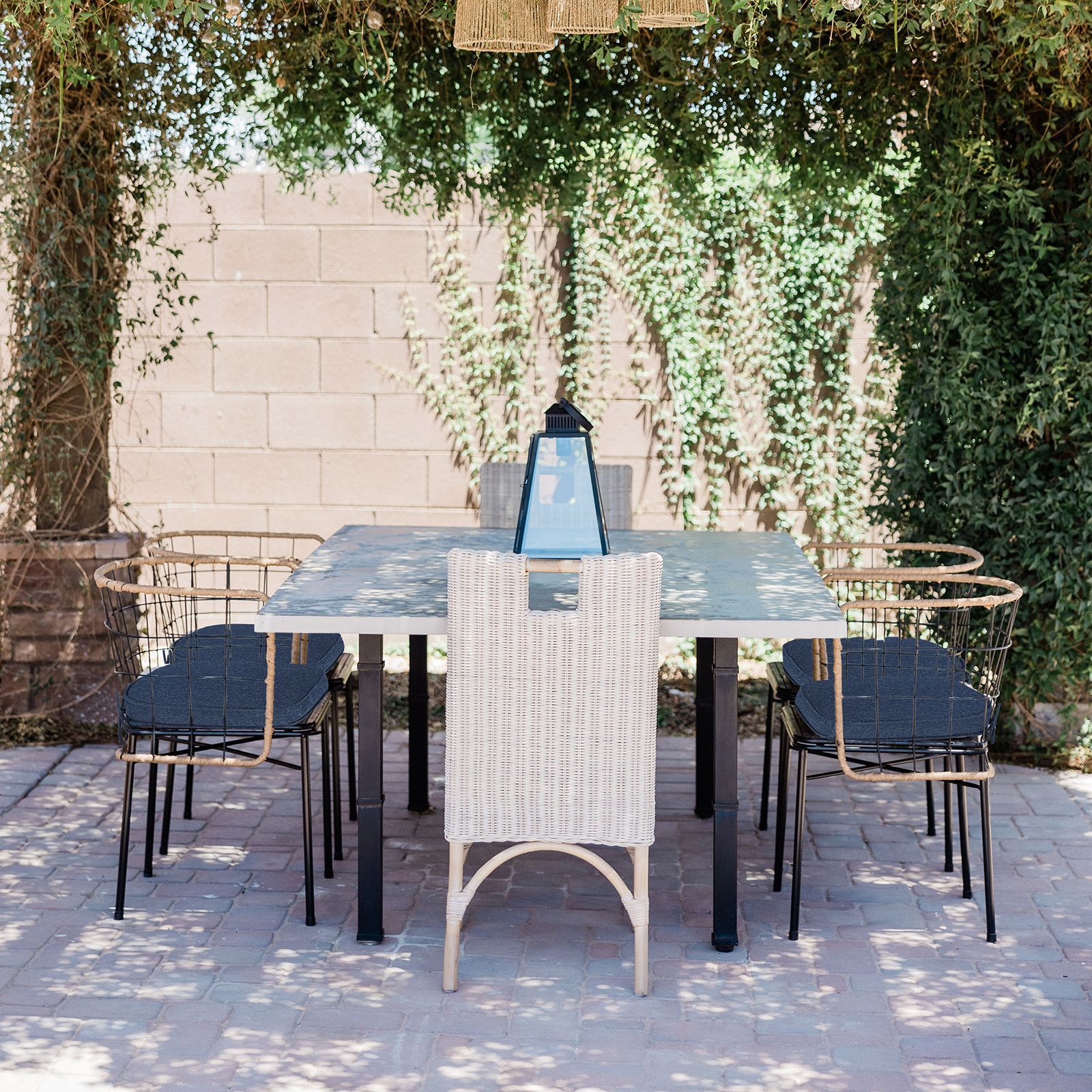 Aoodor Outdoor Dining Chair Cushions Set, Patio Chair Pads with Ties, Navy Blue, Set of 2/Set of 4