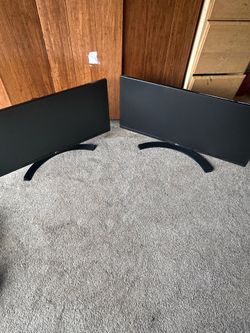 2 LG monitors
