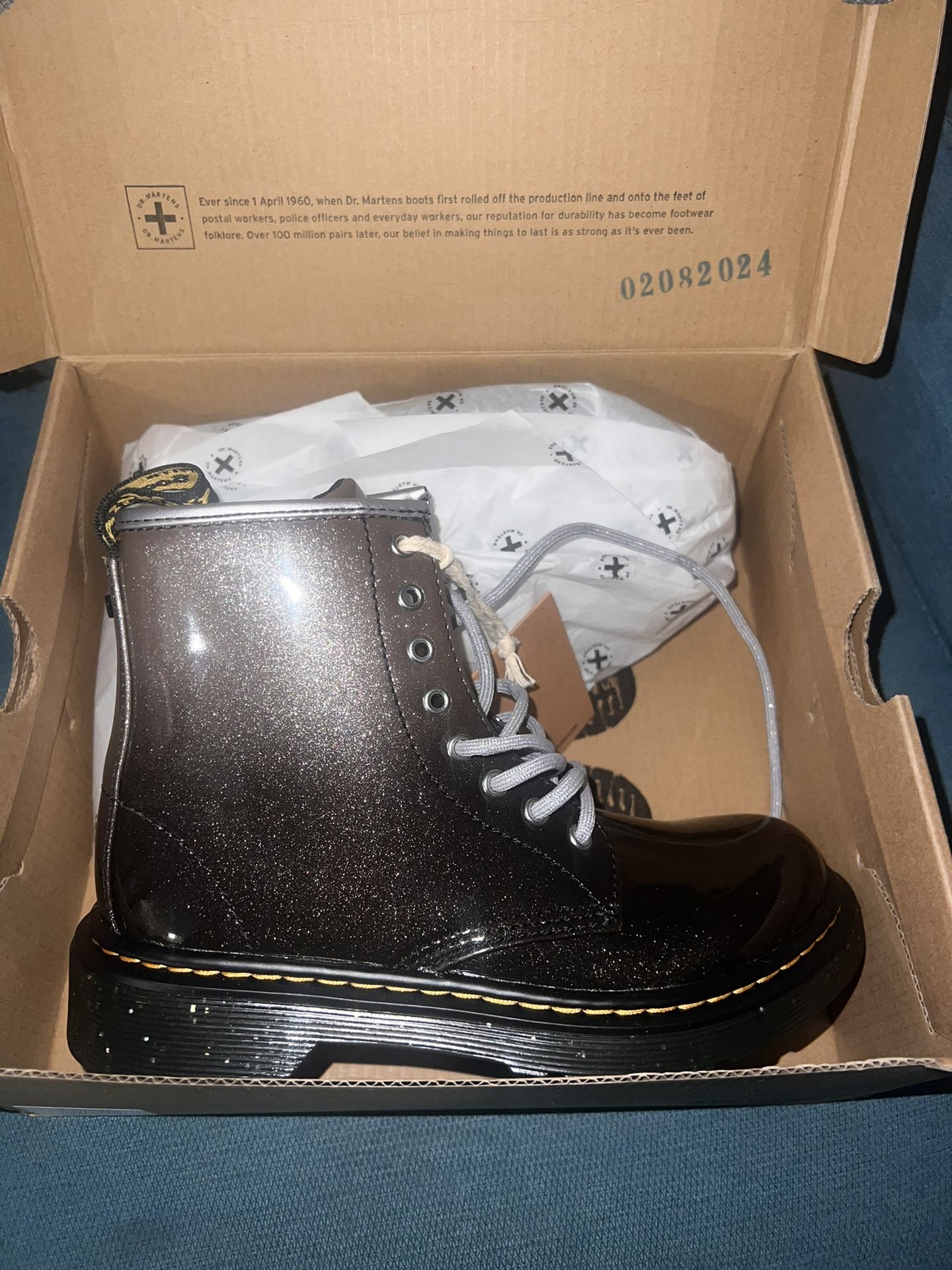 Kids 1y Dr Martens 