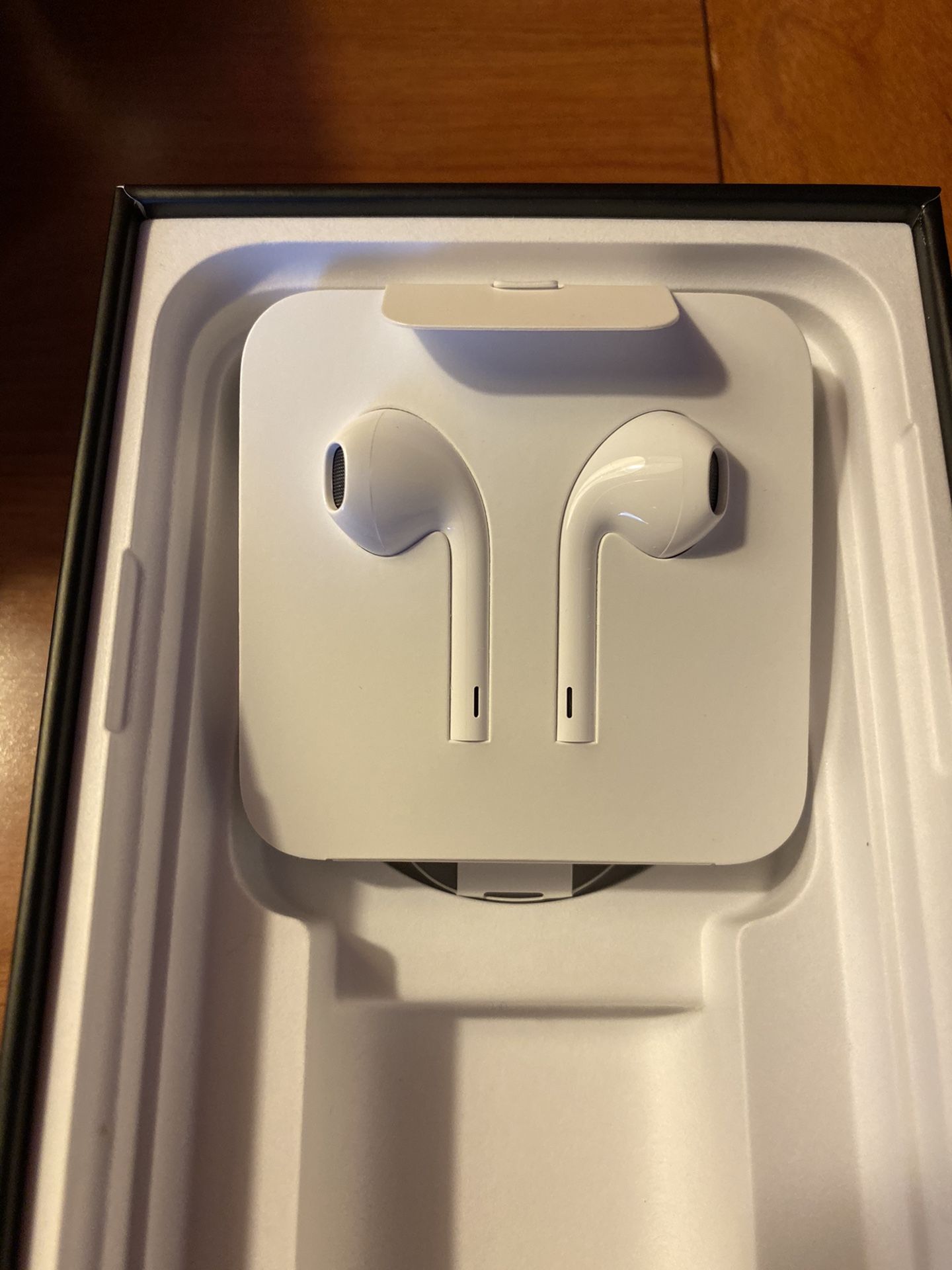 Apple Wired Headphones brand new