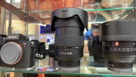 Sony FE 24-70mm f2.8 mint condition with original box